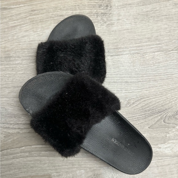 Steve Madden Slides - Picture 2 of 2